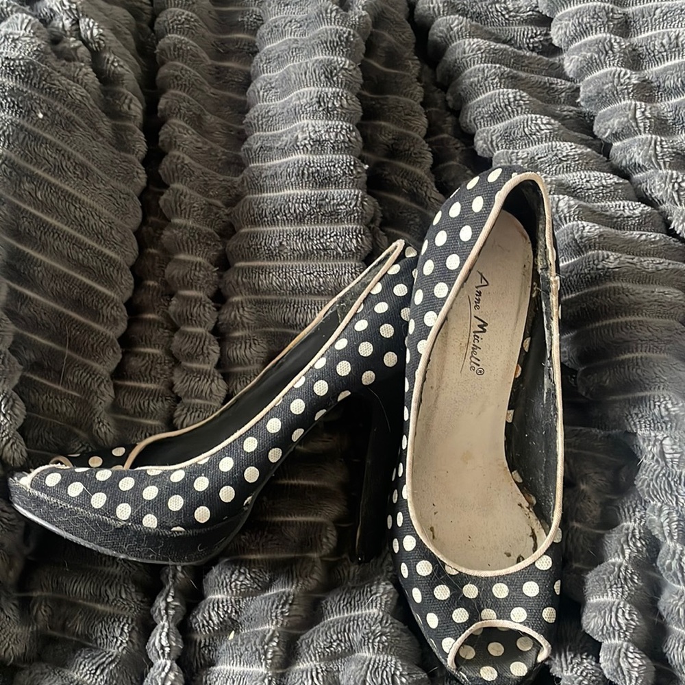 Vintage pin up polka dot heels